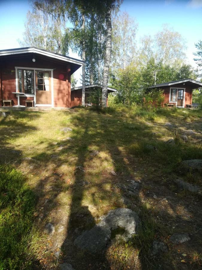 Готель Pirttiniemen Lomakylae Muurasjarvi Екстер'єр фото